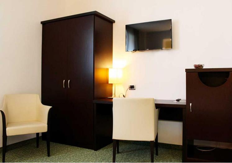 Hotel Senator Горгонцола Экстерьер фото